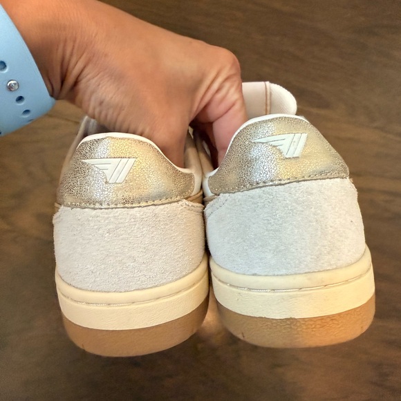 White and beige suede sneakers - Picture 4 of 8